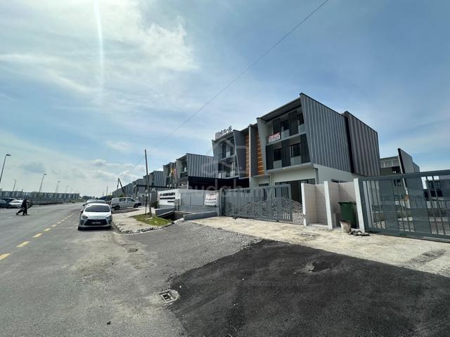 PINE SQUARE 66 LIGHT INDUSTRY WAREHOUSE FOR RENT At BATU KAWA KUCHING 1