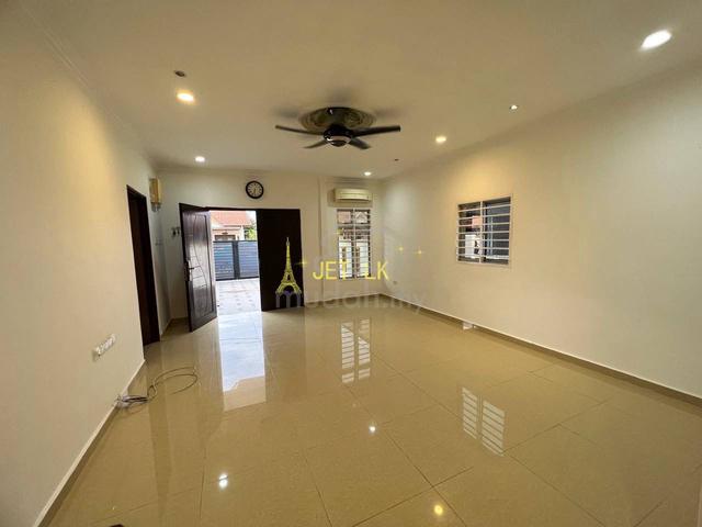 Bandar Putera 2 Single Storey Endlot Renovated Move in Condition Klang 1