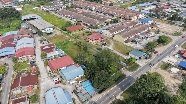 Freehold 1.2acres Zone Commercial Land With Warehouse Batu Belah Klang 1