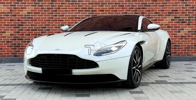 2017 Aston Martin DB11 5.2 V12 30k KM Only - 3