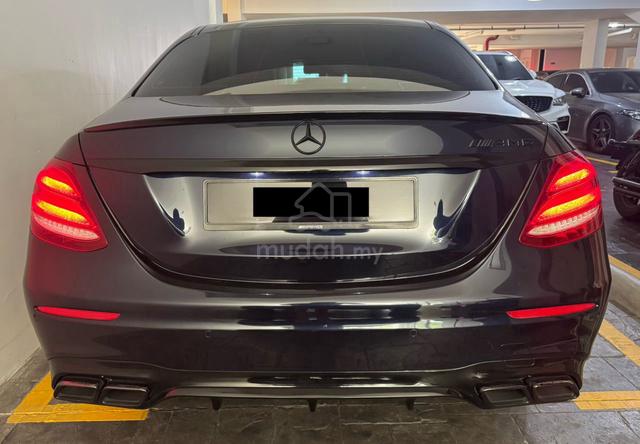 2018 Mercedes Benz E300 2.0 AMG Local Black Int - 3
