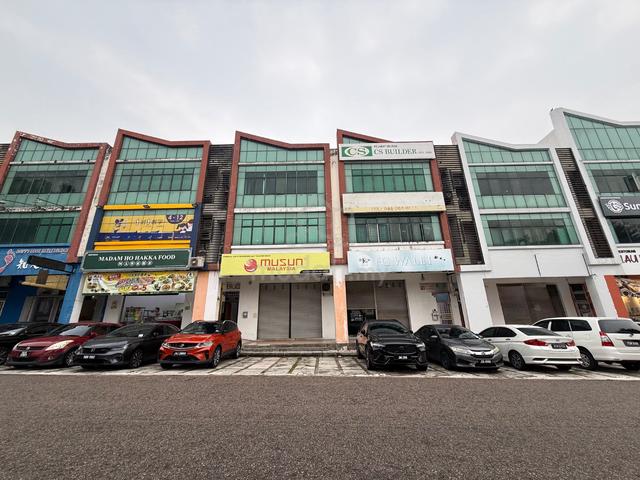 Taman Molek @ JB Three Storey (Renovated) Shoplot (Unblock View) FOR S 1