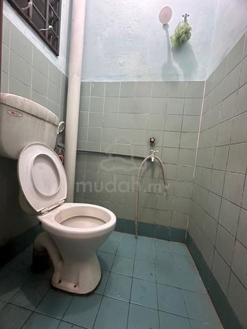 Delima/3 Beds/Fully Furnished/Hostel/Student/Tmn Cahaya Masai/Low Rent 4