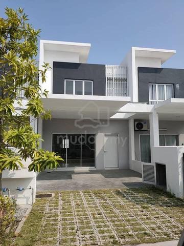 2-Storey Casa Green Cybersouth 1