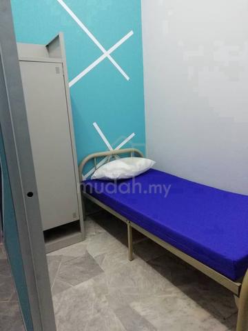 Room Rental at Pelangi Court | Lelaki Diperlukan | Free WiFi 1