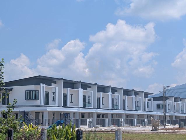 Matang LARGE Double Storey Move in Soon 1