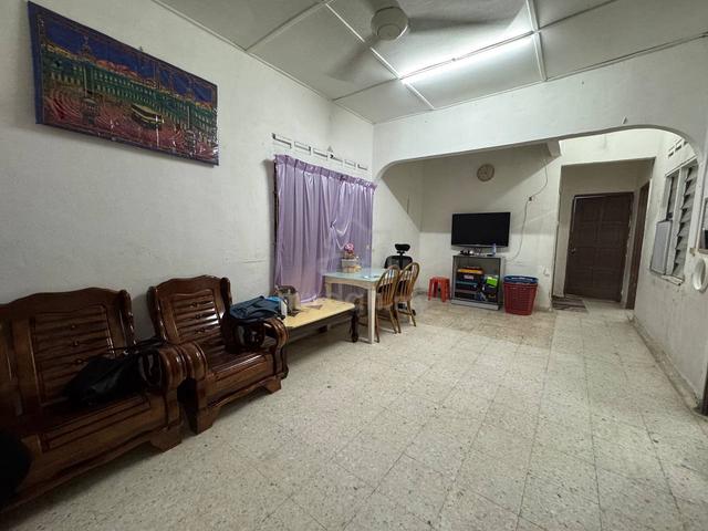 JALAN ANDANG, TAMAN SRI AMAR JB - 1 Storey terrace (10min to CIQ) 1