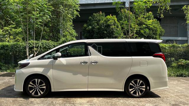 14k km 2022 Toyota ALPHARD 2.5 SC Dim Bsm 4.5B - 5
