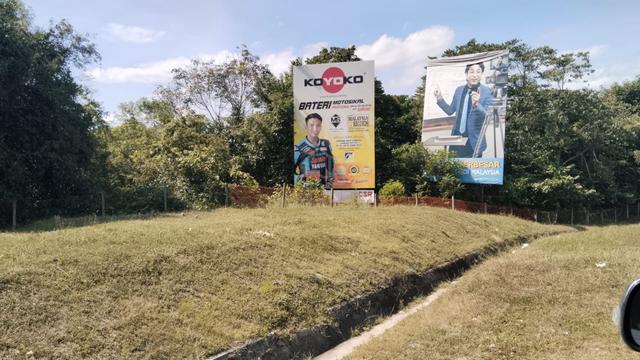 Tanah Sebelah PLUS KM 381.3 1