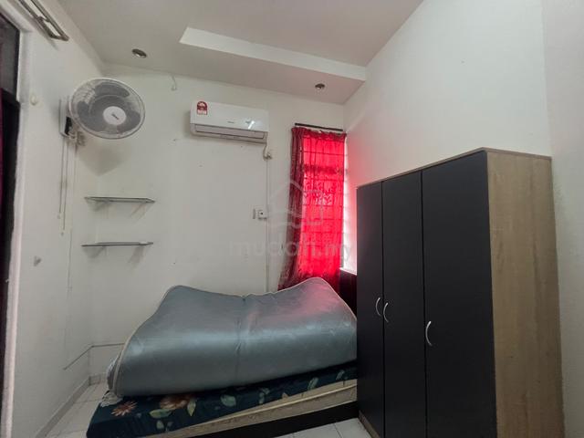 Bukit Indah Room For Rent 1