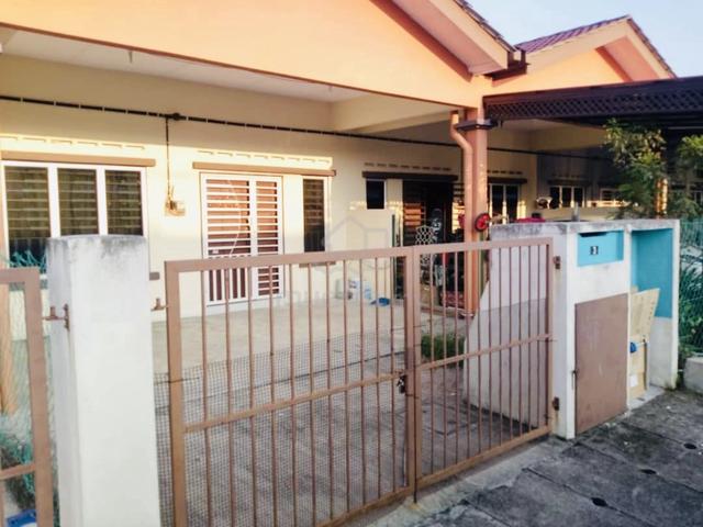 Teres Setingkat, Jalan Bangau, Telok Panglima Garang 1