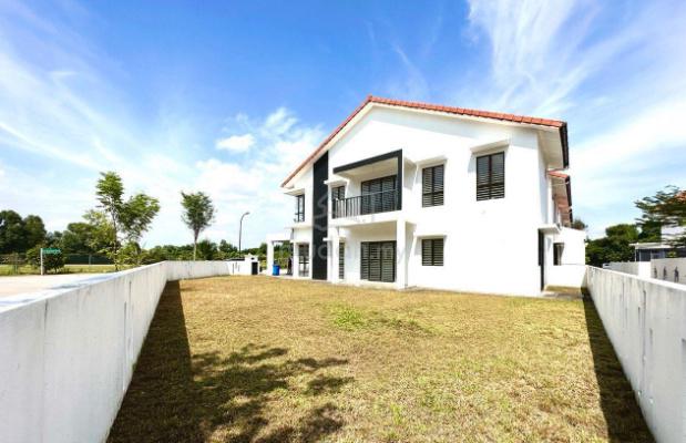 Nilai Corner lot 28 x 70 FULL LOAN 1900 1