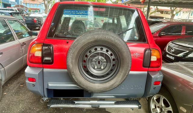 Toyota RAV4 2.0 J (A)one owner best in Malaysia - 3