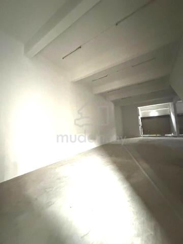 2 Storey Terrace Factory at Tmn Perindustrian Air Hitam Klang for rent 1