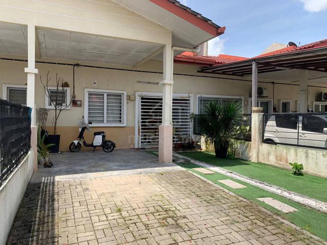 Taman mawar  seksyen 29  kg lombong shah alam double storey 1