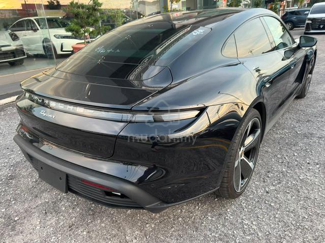 2024 Porsche TAYCAN FULL BLACK 5000KM SPORT CHRONO - 2