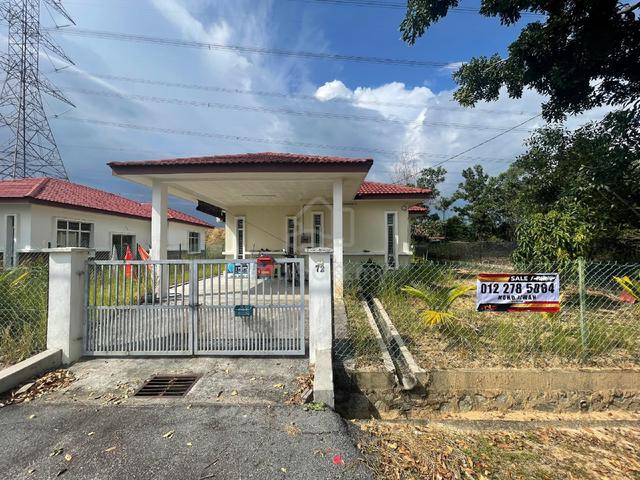 Banglo Tasik Senangin N.9 1