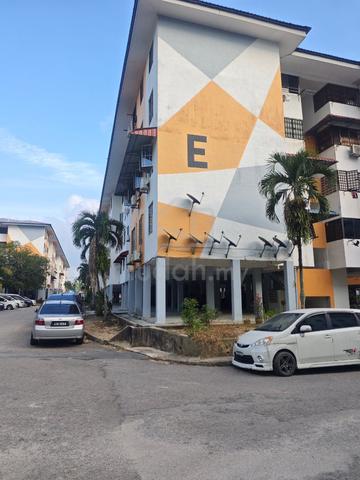 Sri Lanang 1