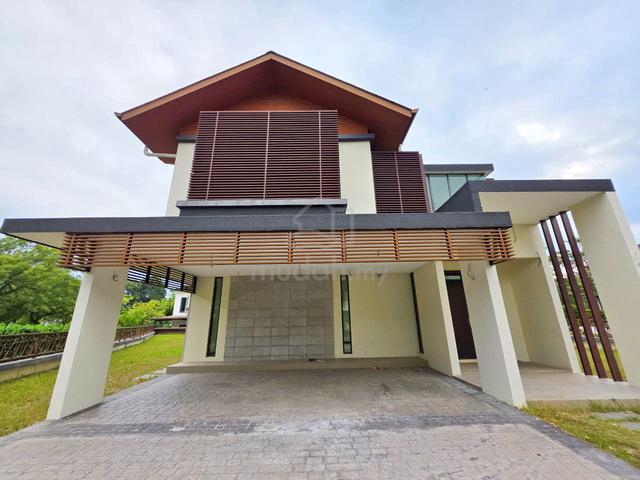 CORNER LOT! Bungalow Danau Suria Presint 16 Putrajaya 1
