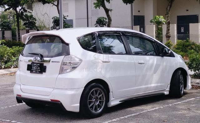 2014 Honda JAZZ 1.3 HYBRID FACELIFT (A) - 4