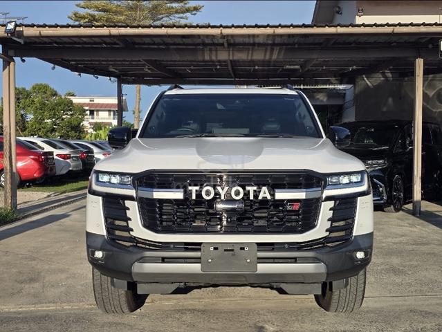 2021 Toyota Land Cruiser 300 GR-Sport 3.3 Diesel - 1