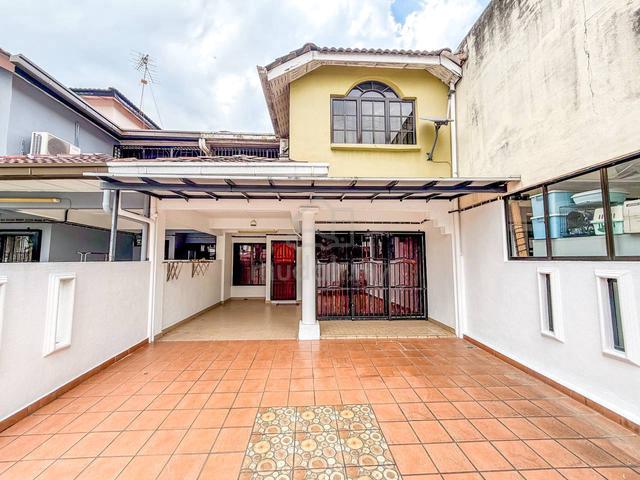 RENOVATED Double Storey Terrace Seksyen 20, Shah Alam 1