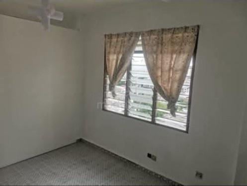 Room to rent immediate entry 1