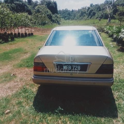 1995 Mercedes Benz 230E 2.3 (A) - 2