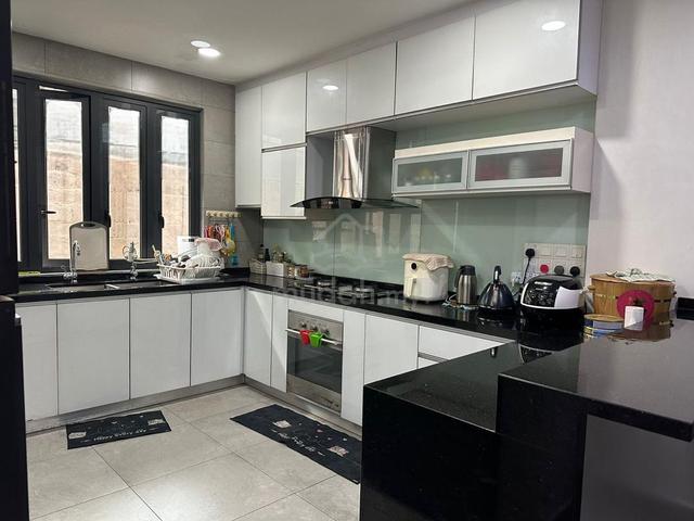 Sri Suria 24x75 bukit Rimau Kota kemuning move in Condition 1