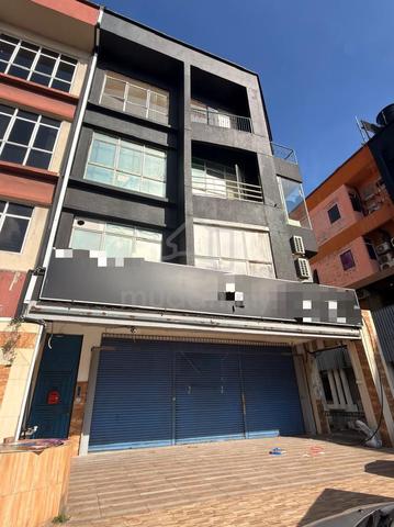 Permas Jaya Shoplot For Rent! Facing Inside Carpark 1