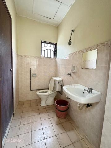 Good Condition 2 Storey 20X75 Kerongsang Bandar Puteri Klang for rent 5