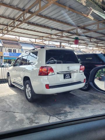 2011 Toyota LANDCRUISER 4.6 petrol V8 D-4D (A) - 2