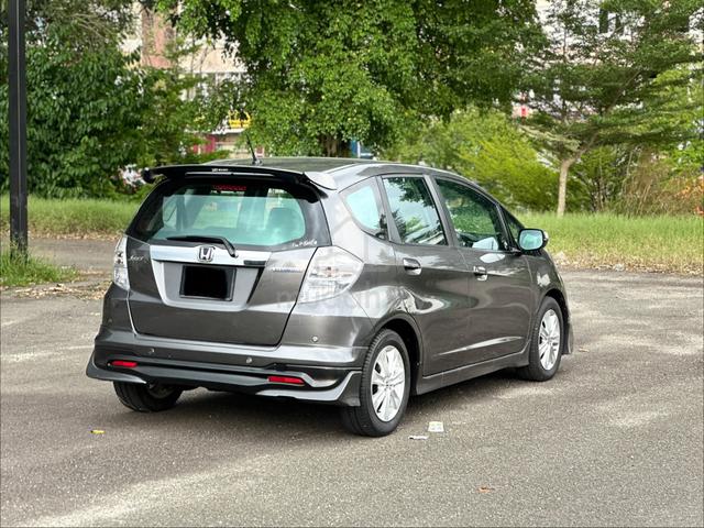 2014 Honda JAZZ 1.3 HYBRID FACELIFT (A) - 4