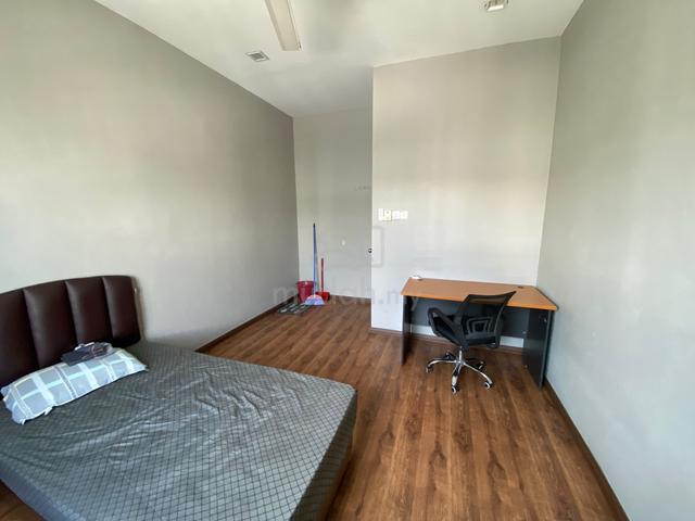 Female unit, Middle room at J5 residence, bintulu for rent 1