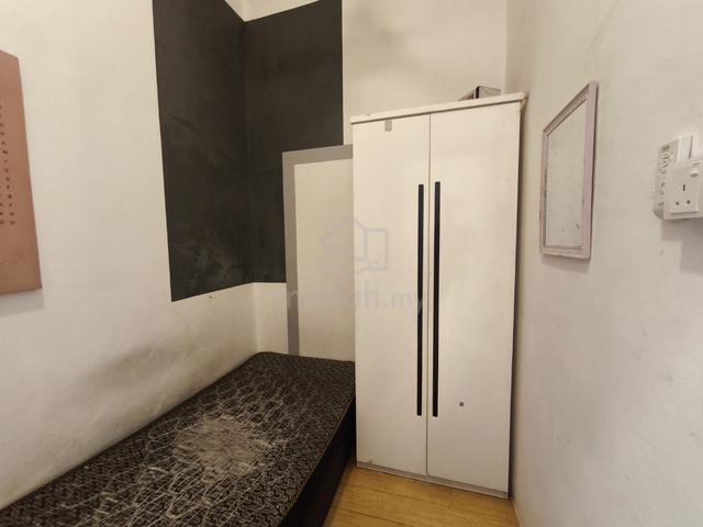 Manhattan Suites @ ITCC 1