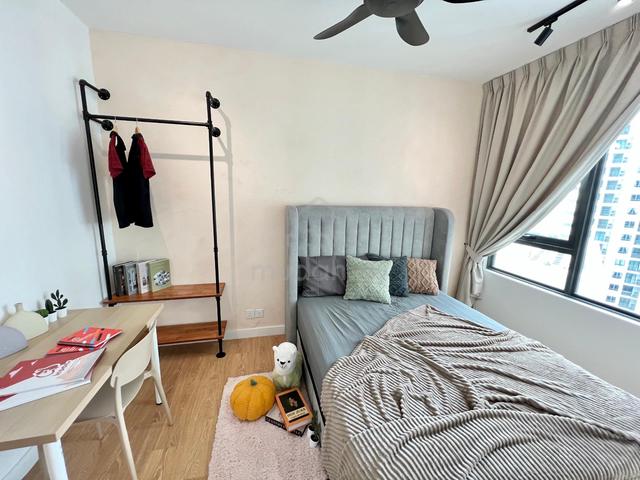 Edumetro_usj – Medium & Balcony Room to Rent_ Student Intake & Worker 2