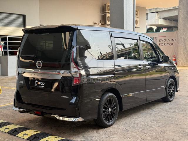 Nissan SERENA 2.0 S-HYBRID PREMIUM HIGHWAY F.S.R - 2