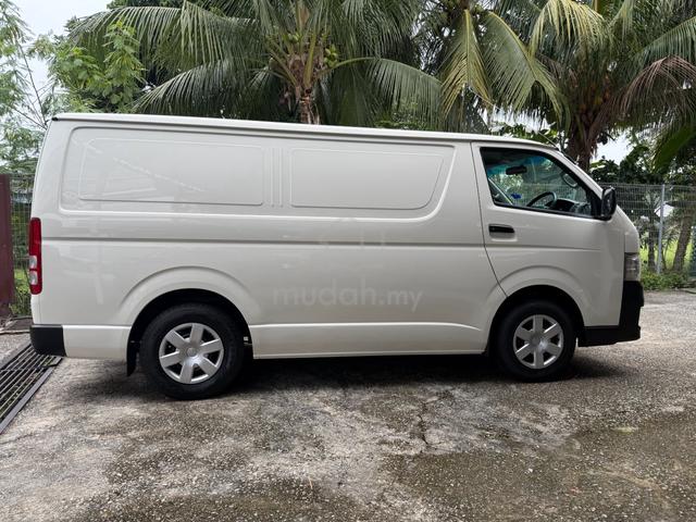 2013 Toyota HIACE 2.5 FACELIFT (M) ON THE ROAD - 2