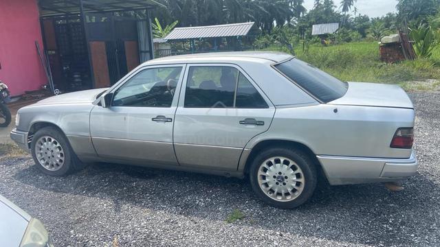 1995 Mercedes Benz 260E 2.6 (A) - 5