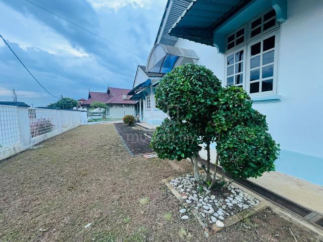 Banglo 1 tingkat - Indera Mahkota 5 (partially furnished) 2