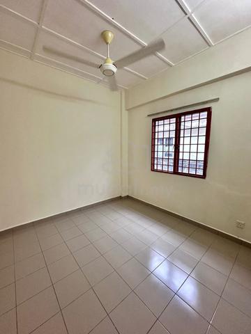 Pandan Court 1