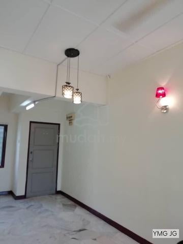 Pelangi Court 1