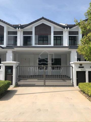 Below Market Price, Eco Majestic 2sty House 22x75 Cradleton 1