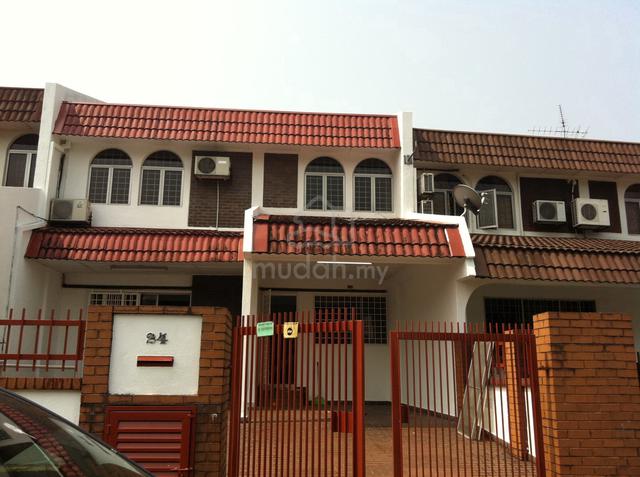Happy Garden 2 storey 5 Rooms 3 Baths well maintained 1