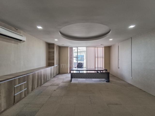 Available Any Time Shop Office with Lift &  Renovated Condition 1