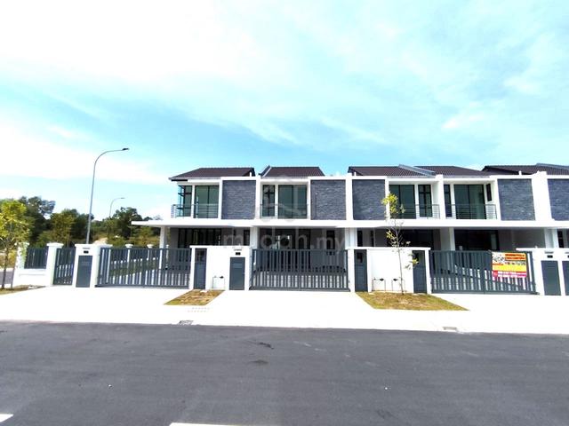 Facing Open Double Storey Terrace @Mutiara Hills, Semenyih 1