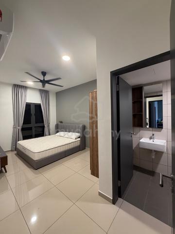 MASTER ROOM- D’VERVAIN📍DAMANSARA PERDANA ✨ Mixed gender &Female UNIT 1