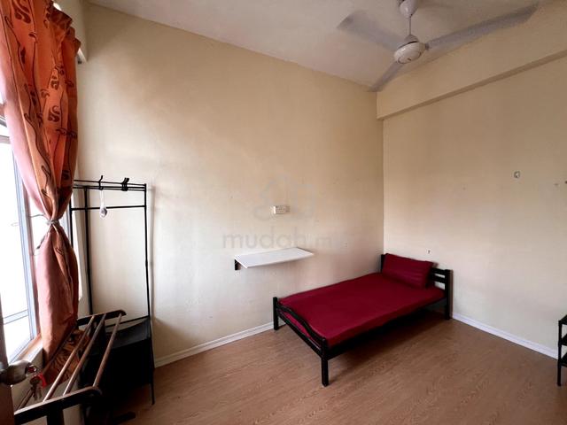 Large Window Room Female - Pontian 1