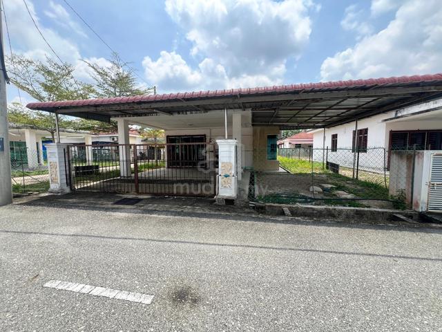 Banglo setingkat setia park mentakab 1