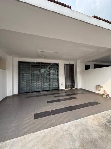 R2900/Bandar Dato Onn/Perjiranan 9/Double Storey/4Bedroom/Partial Furn 1